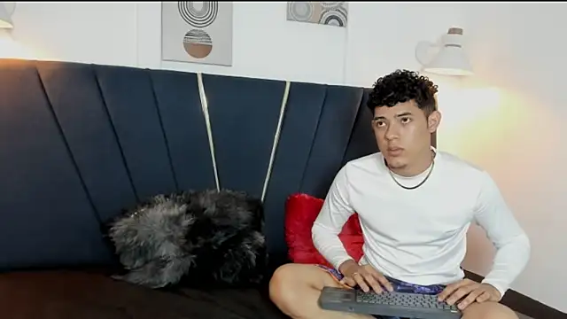 Snapshot of ryan_cum23 chatting on 10.31.25 ryan cum23 online show from 10.31.25