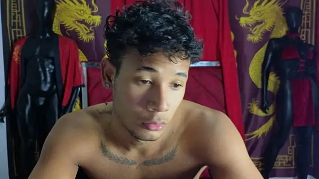 Brunette couple0 online show from 10.08.25