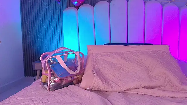 abbyrouss  online show from 02.23.26