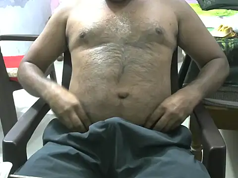 Snapshot of Famit025 chatting on 12.13.25 Famit025 online show from 12.13.25