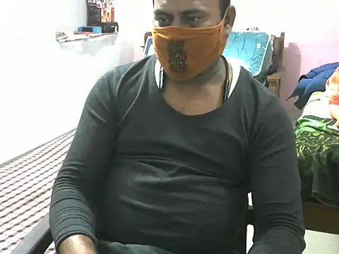 Snapshot of Famit025 chatting on 01.12.26 Famit025 online show from 01.12.26