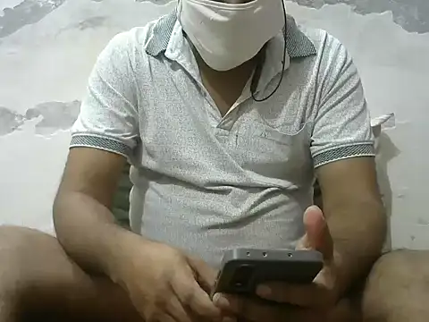 Snapshot of Famit025 chatting on 02.12.26 Famit025 online show from 02.12.26