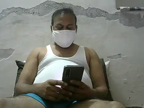 Snapshot of Famit025 chatting on 02.19.26 Famit025 online show from 02.19.26