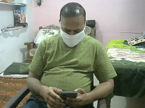 Snapshot of Famit025 chatting on 02.23.26 Famit025 online show from 02.23.26