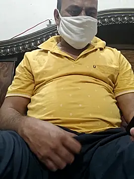 Snapshot of Famit025 chatting on 02.25.26 Famit025 online show from 02.25.26