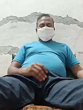 Snapshot of Famit025 chatting on 03.28.26 Famit025 online show from 03.28.26