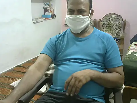 Snapshot of Famit025 chatting on 04.11.26 Famit025 online show from 04.11.26