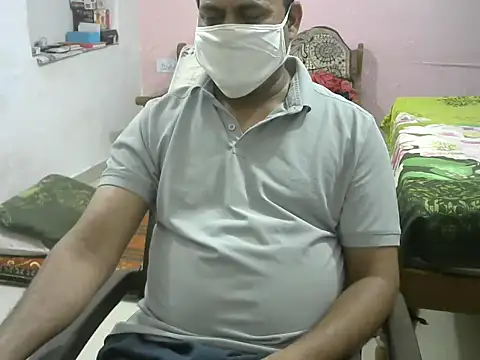 Snapshot of Famit025 chatting on 04.12.26 Famit025 online show from 04.12.26