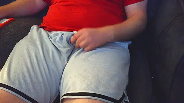 Snapshot of thighguy30 chatting on 10.07.25 thighguy30 online show from 10.07.25