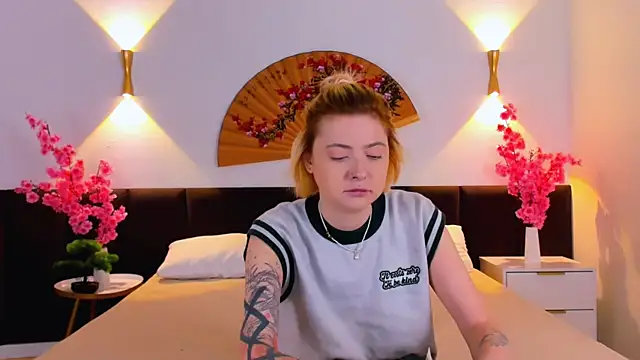 TracyCurtis online show from 09.25.25