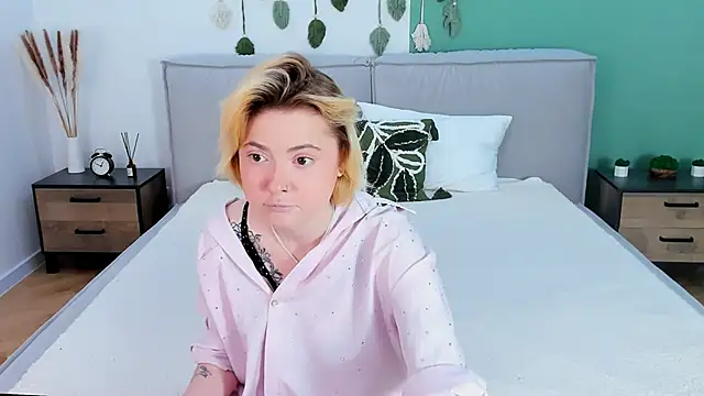 TracyCurtis online show from 10.08.25