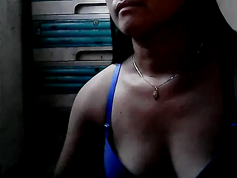 yoursPinayMama1682 online show from 10.24.25