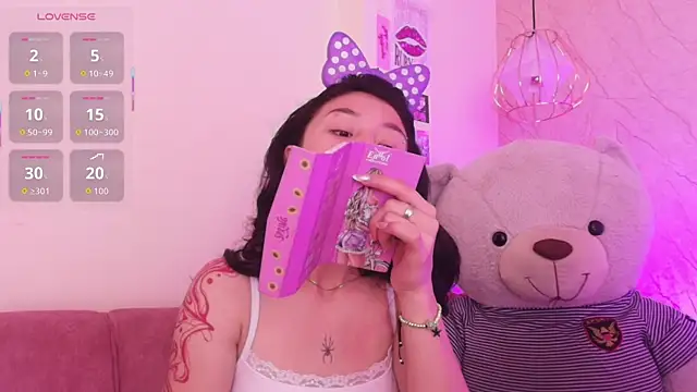 april bennett online show from 11.04.25