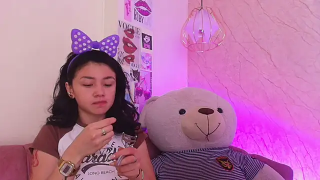 april bennett online show from 11.14.25