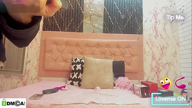 Snapshot of Caroline_daring chatting on 01.13.26 Caroline daring online show from 01.13.26