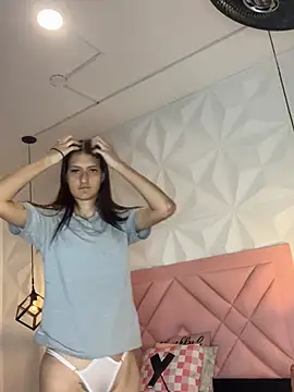 Caroline daring online show from 05.21.26