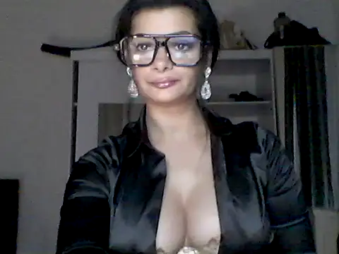 Pillango1212 online show from 09.23.25