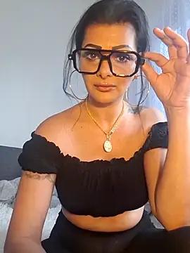 Pillango1212 online show from 11.02.25