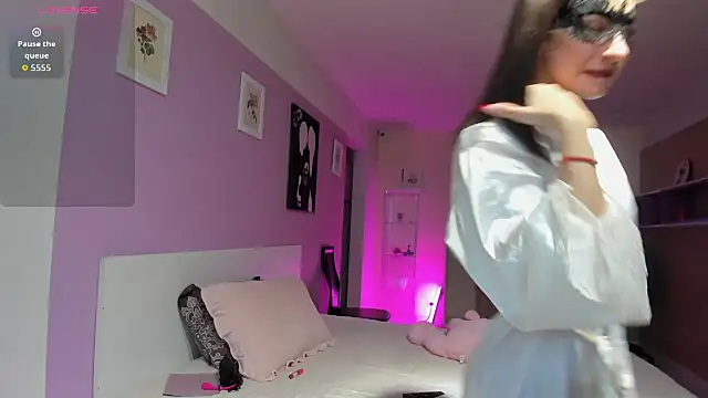 dark summer online show from 01.18.26