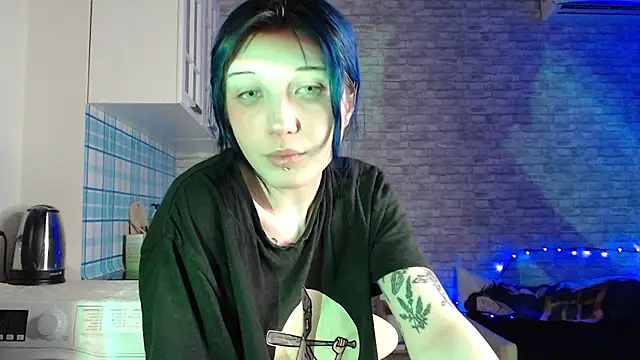 Snapshot of LolaBlueberry chatting on 10.16.25 LolaBlueberry online show from 10.16.25