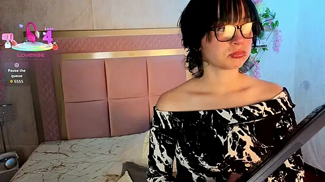 RobinBennett online show from 11.27.25