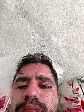 Snapshot of aalvaro98 chatting on 11.30.25 aalvaro98 online show from 11.30.25