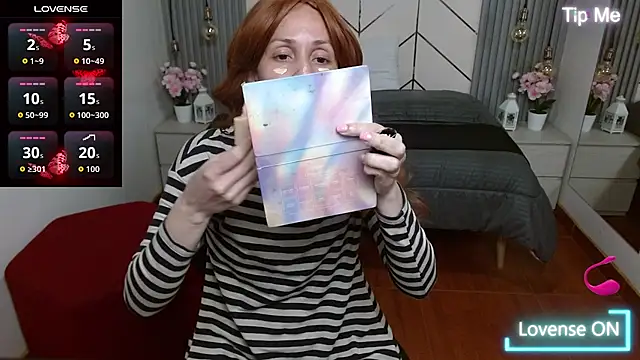 Snapshot of Bom_BomXX chatting on 09.19.25 Bom BomXX online show from 09.19.25