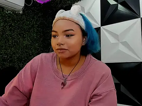 Snapshot of Noa_sexy23 chatting on 10.16.25 Noa sexy23 online show from 10.16.25