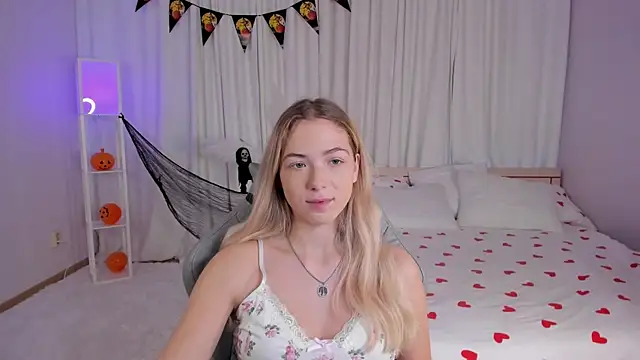 Susan Mimi online show from 11.06.25