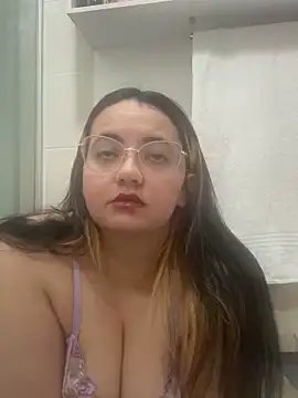 Snapshot of Sofia_dolly2569 chatting on 10.22.25 Sofia dolly2569 online show from 10.22.25