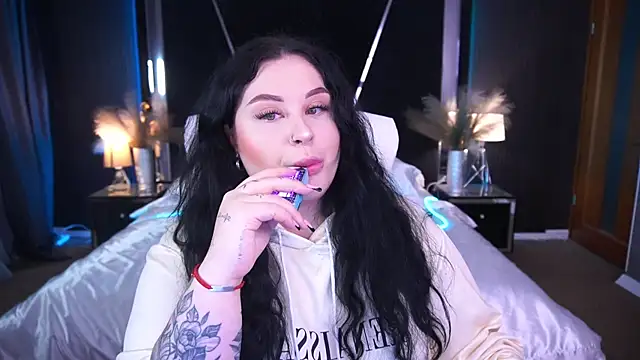 SerahMirabeli online show from 10.15.25