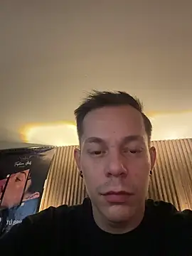 Snapshot of dimitryivanovv chatting on 11.11.25 dimitryivanovv online show from 11.11.25