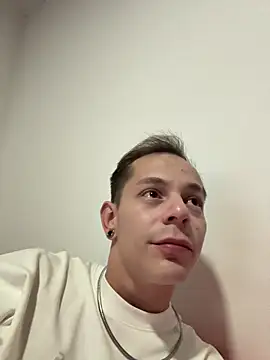 Snapshot of dimitryivanovv chatting on 11.16.25 dimitryivanovv online show from 11.16.25