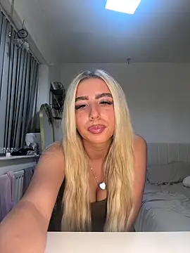 BlondeBetty online show from 11.03.25