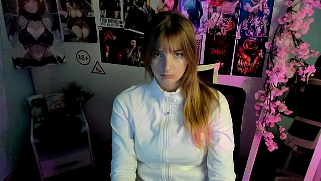 Snapshot of NeyliDream chatting on 11.27.25 NeyliDream online show from 11.27.25