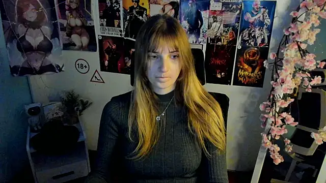 Snapshot of NeyliDream chatting on 11.30.25 NeyliDream online show from 11.30.25