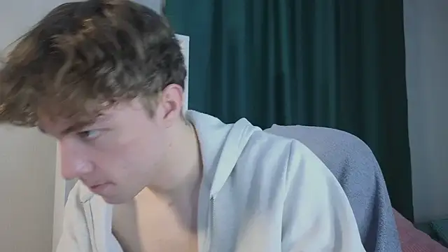 Snapshot of MarkShot_ chatting on 09.18.25 MarkShot online show from 09.18.25