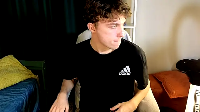 Snapshot of MarkShot_ chatting on 09.27.25 MarkShot online show from 09.27.25