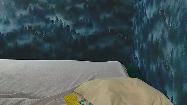 Snapshot of MarkShot_ chatting on 10.23.25 MarkShot online show from 10.23.25