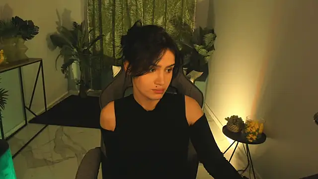 MonicaFarmer online show from 10.03.25