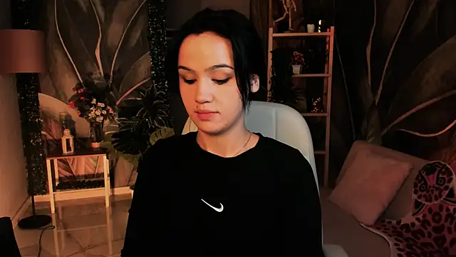 MonicaFarmer online show from 10.06.25