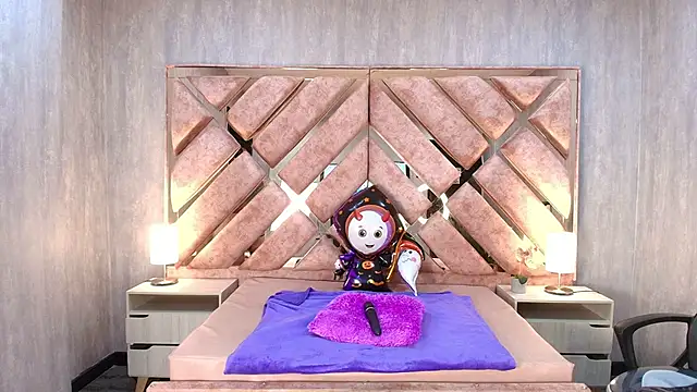 Snapshot of ANABELL_BROWN chatting on 10.04.25 ANABELL BROWN online show from 10.04.25