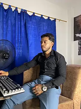 DavideVentura  online show from 09.24.25