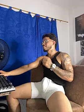 DavideVentura  online show from 10.01.25