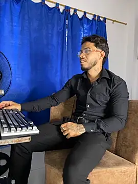 DavideVentura  online show from 10.02.25