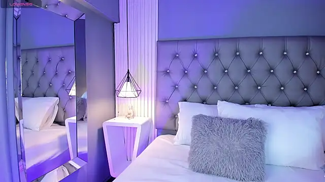 LunaBloomn online show from 01.10.26