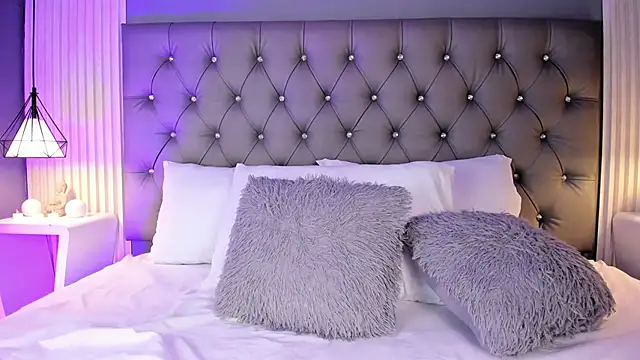 LunaBloomn online show from 03.30.26