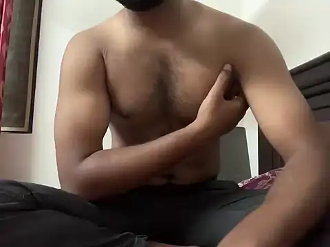 Snapshot of bossyjuicy chatting on 11.25.25 bossyjuicy online show from 11.25.25