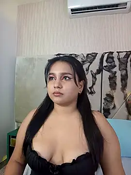 IvannaaVega online show from 10.19.25