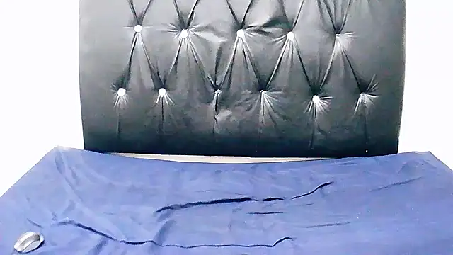 Iris-Pinky online show from 11.23.25